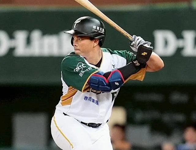 台鋼雄鷹吳念庭